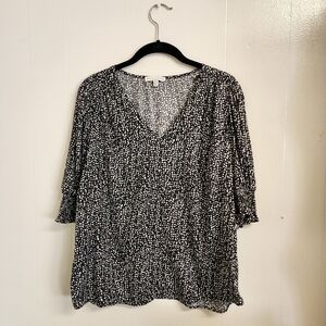 Maison d'Amelie Paris, Large, Black & White, V neck, Short Sleeved.
